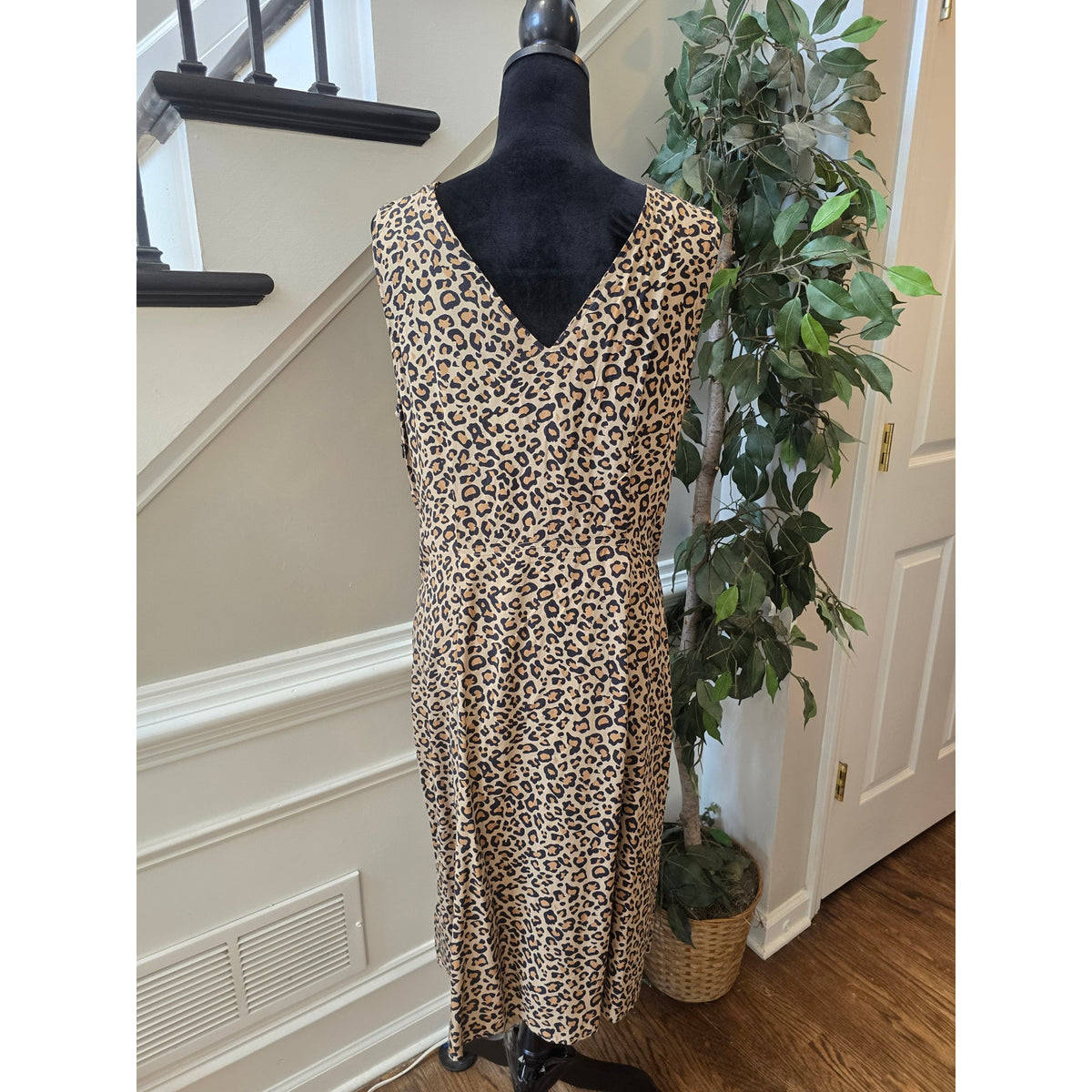 Beachlunchlounge Midi Dress Women Large Black/Brown Leopard Print V-Neck Pleated