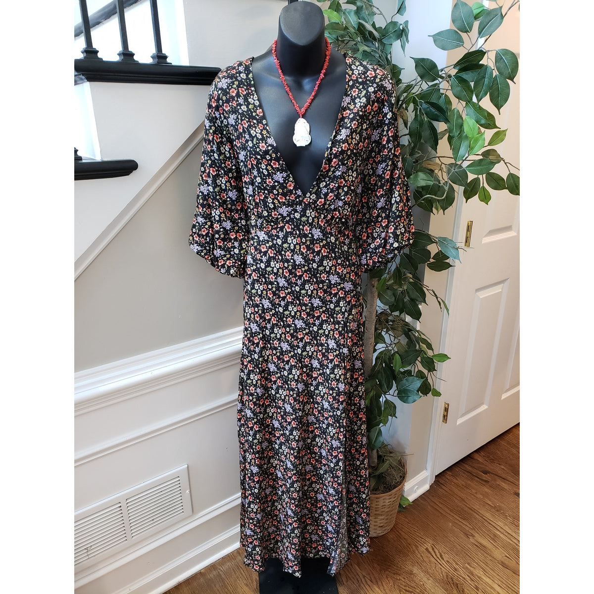 Forever 21 Long Maxi Dress Womens 1X Black Floral High Thigh Slit Plunge V Neck