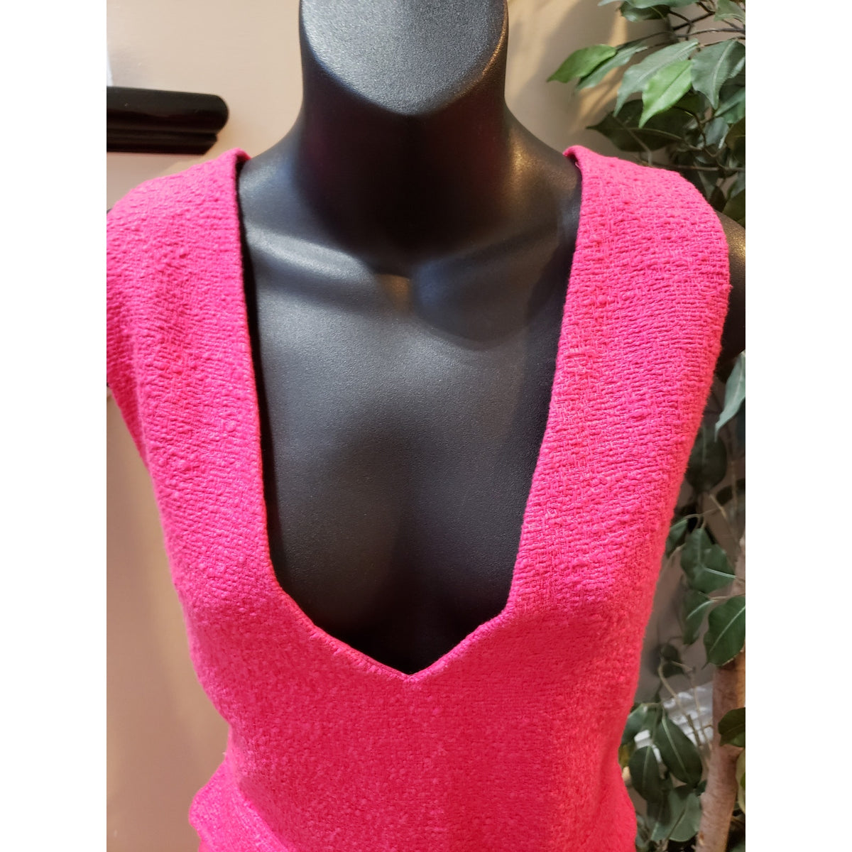 Zara Pink Textured V-Neck Romper Size M Sleeveless Shorts Dressy