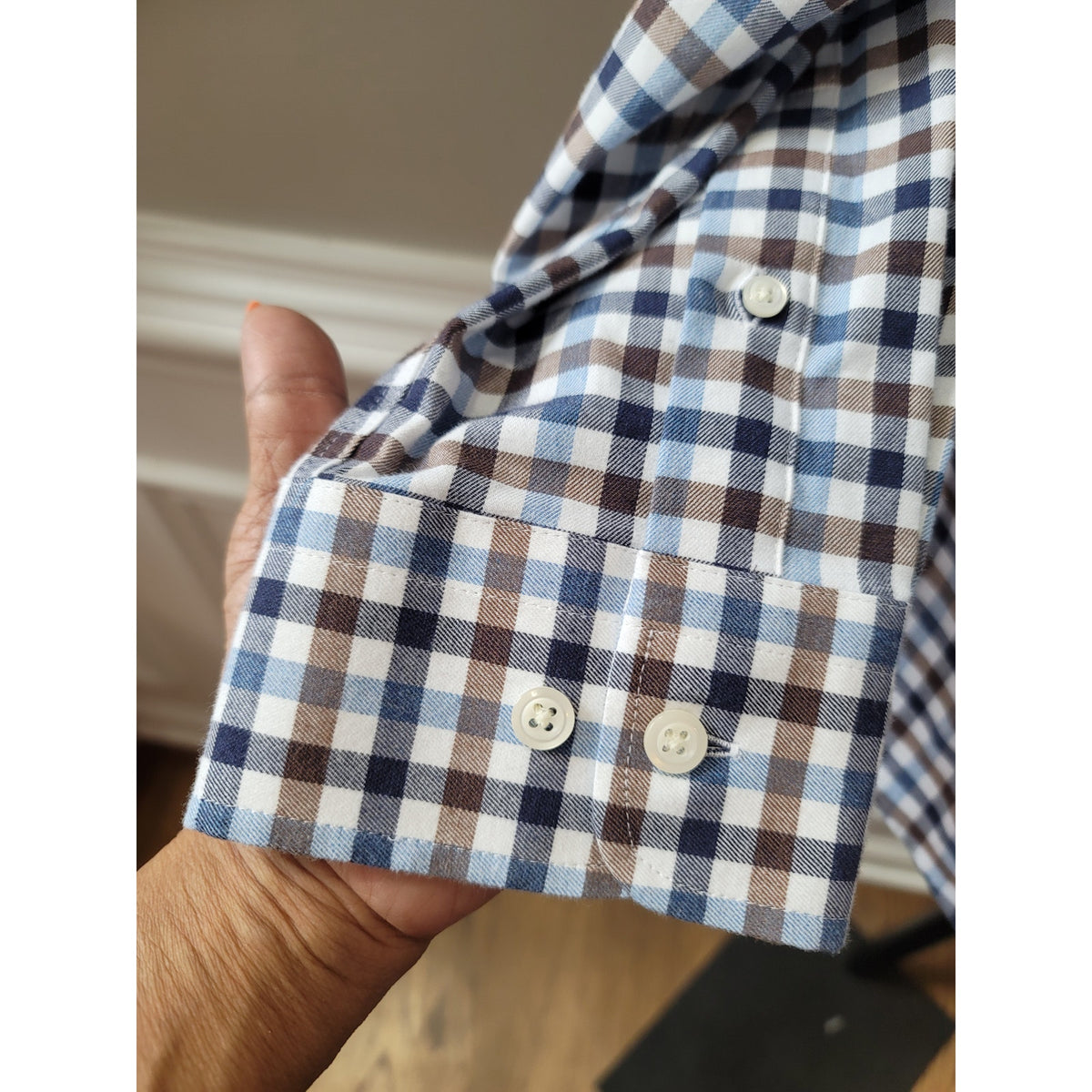Joseph A. Bank Button Down Shirt Men's Size XL Blue White Cotton Blend Collared