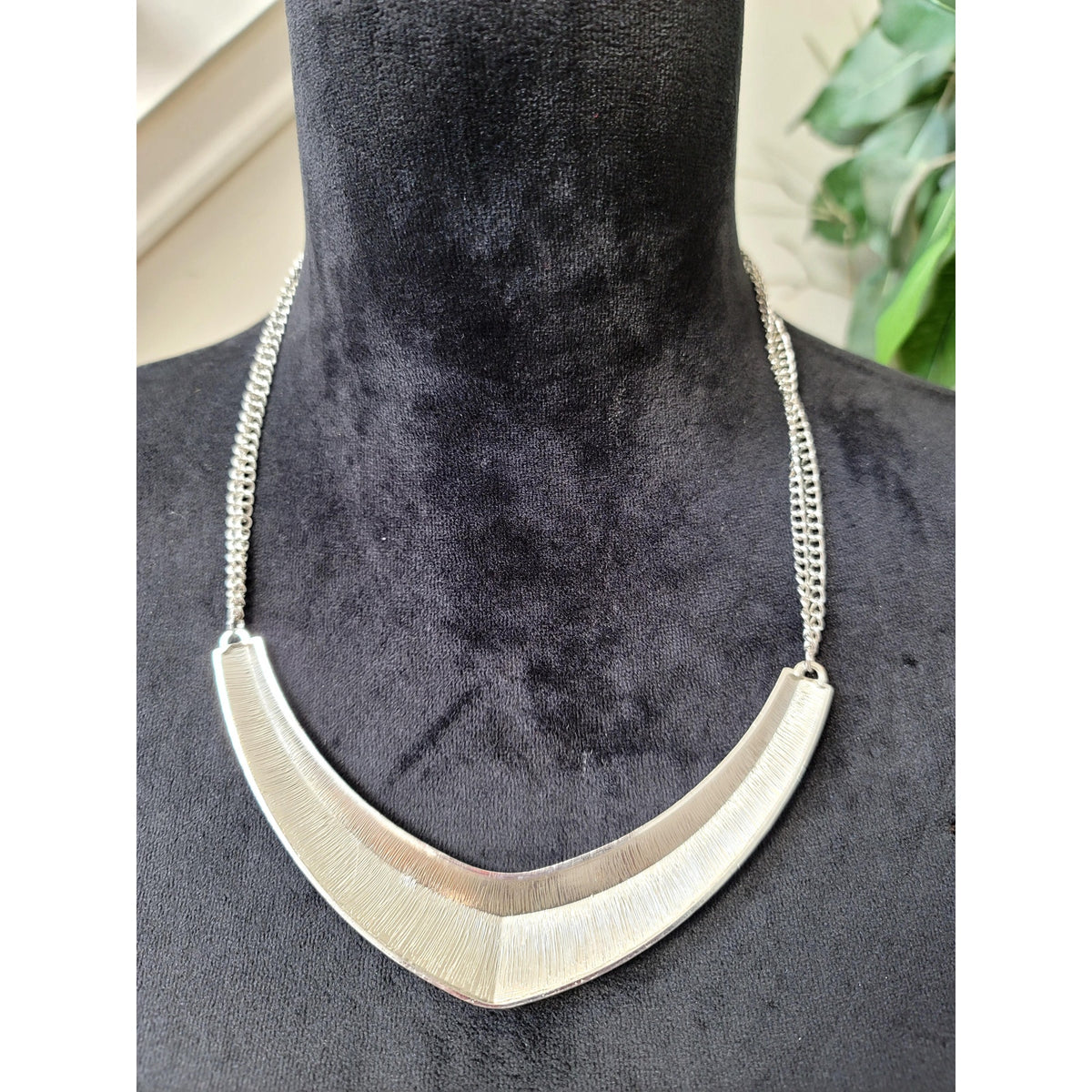 Women's Silver Tone V Shape Collar Statement Necklace Adjustable Chain