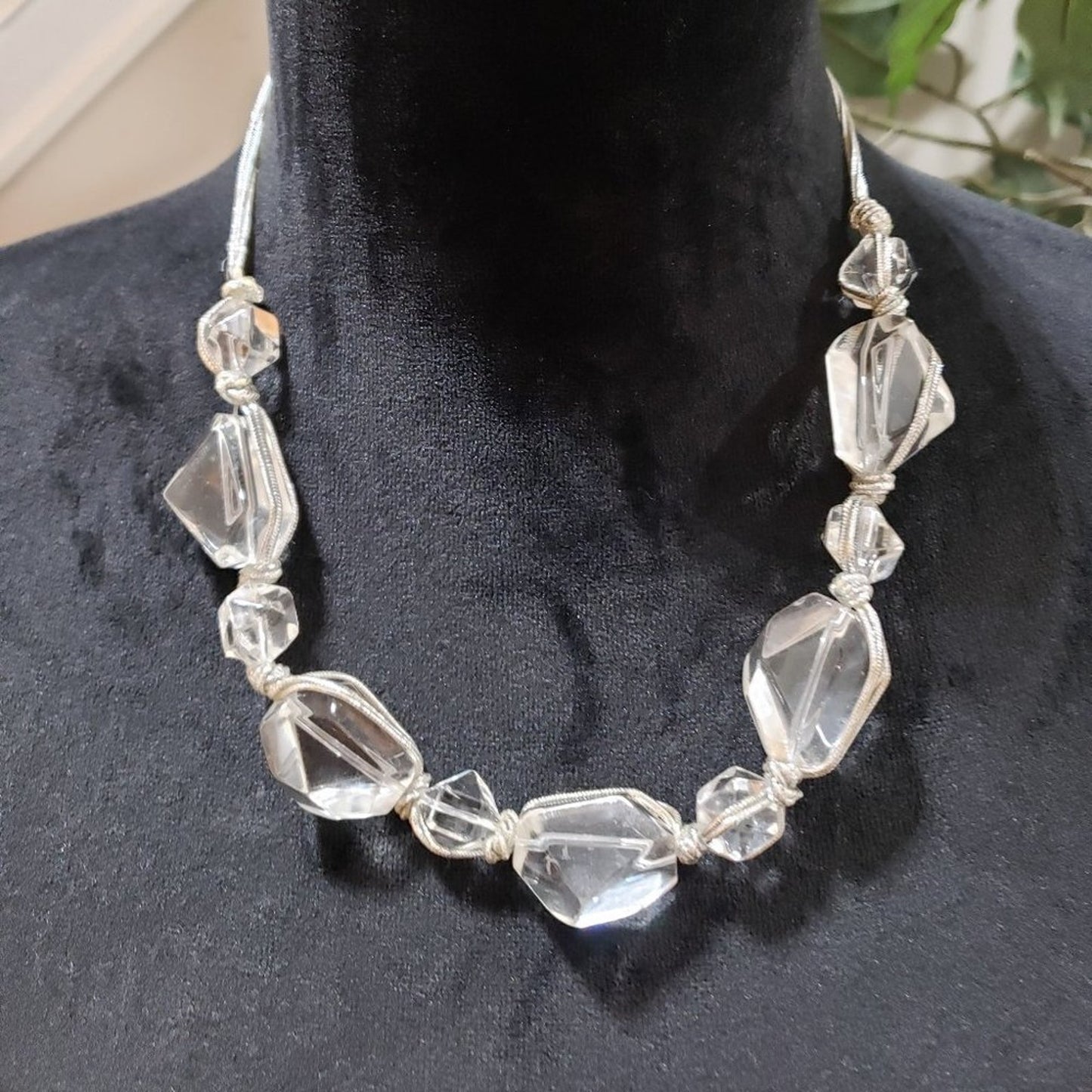 Womens Fashions Luminous Luminary White Stones Collar Necklace w/ Lobster Clasp
