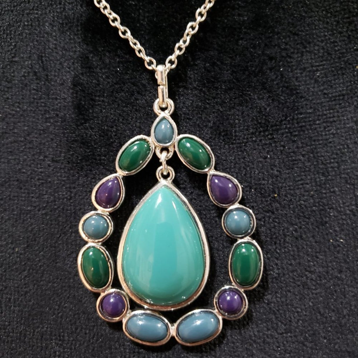 Liz & Co. Womens Fashions Multicolor Large Green Stone Pendant Necklace
