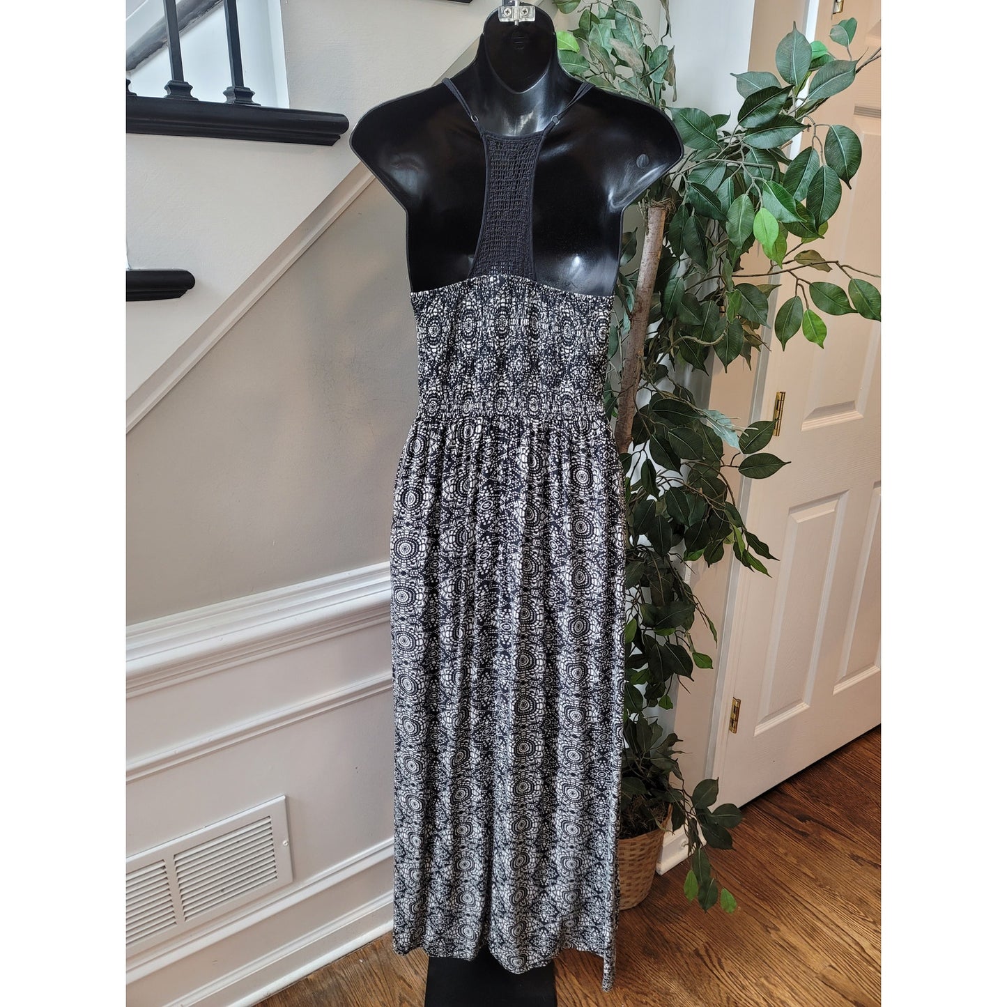 Xhilaration Maxi Dress Women S Black White Boho Sleeveless Smocked Rayon