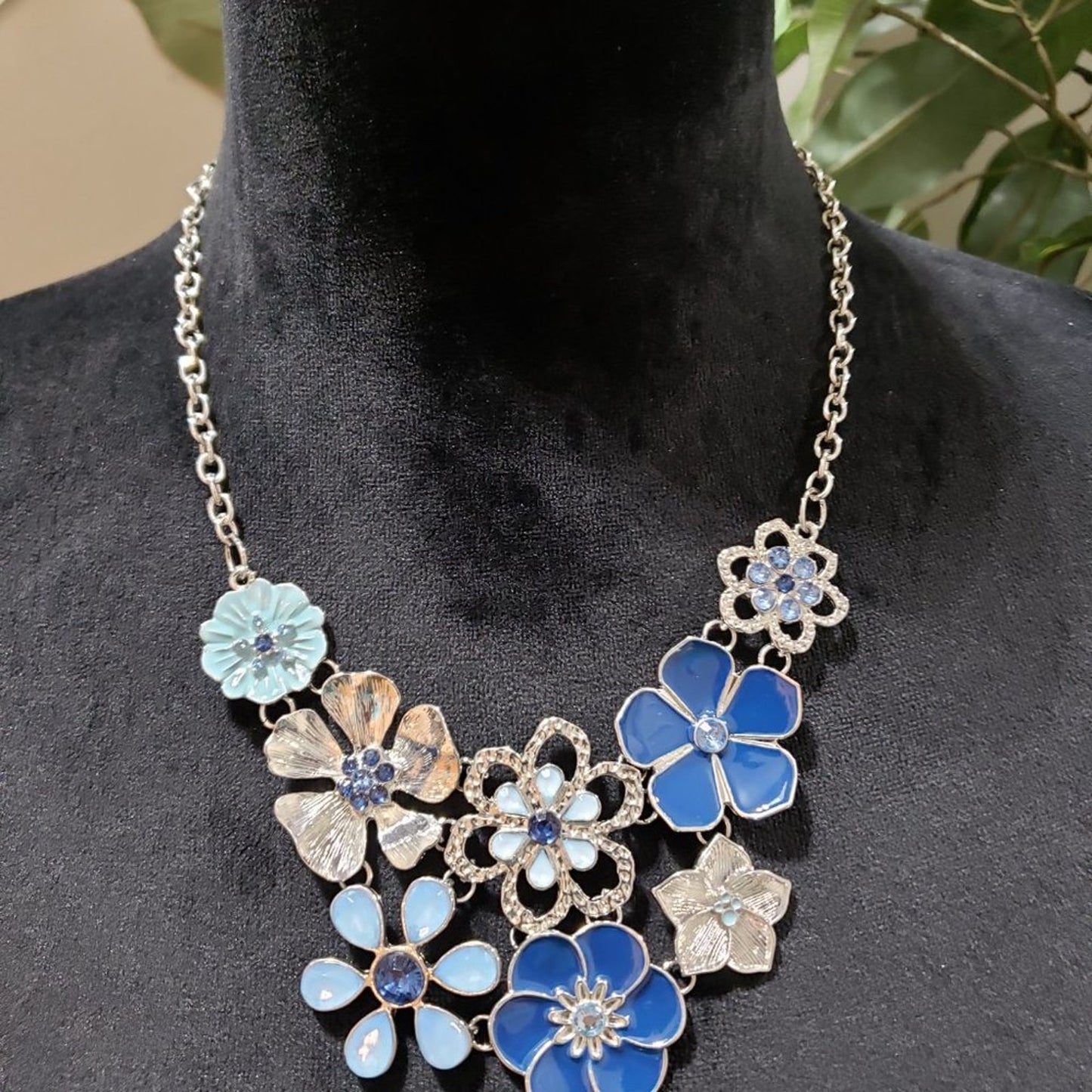 Women Fashion Rhinestone Multi Floral Statement Collar Necklace w/ Lobster Clasp