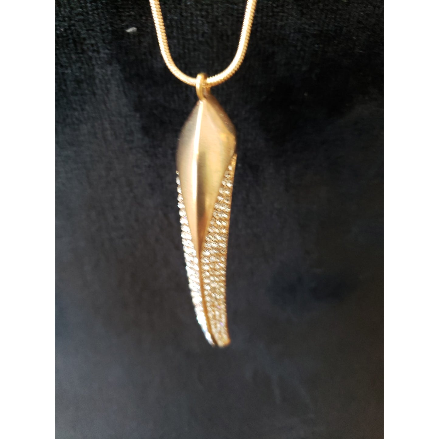 Women's Vince Camuto Gold Tone Long Pendant Necklace Elegant Rhinestone Charm