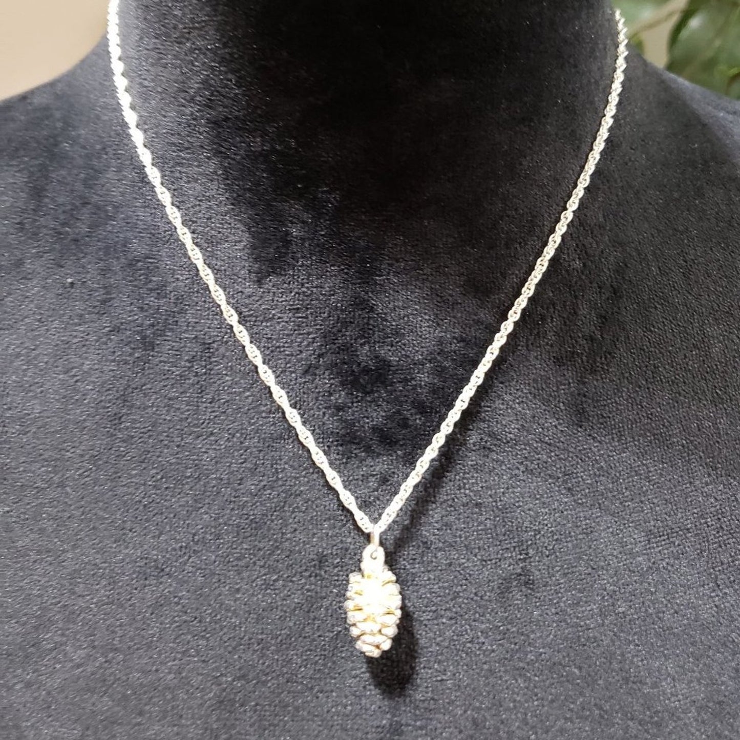 Womens Fashion Gold Tone Pinecone Pendant Collar Necklace with Lobster Clasp