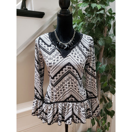 About A Girl Women's White Black Aztec Print Ruffle Long Sleeve Top Blouse Small
