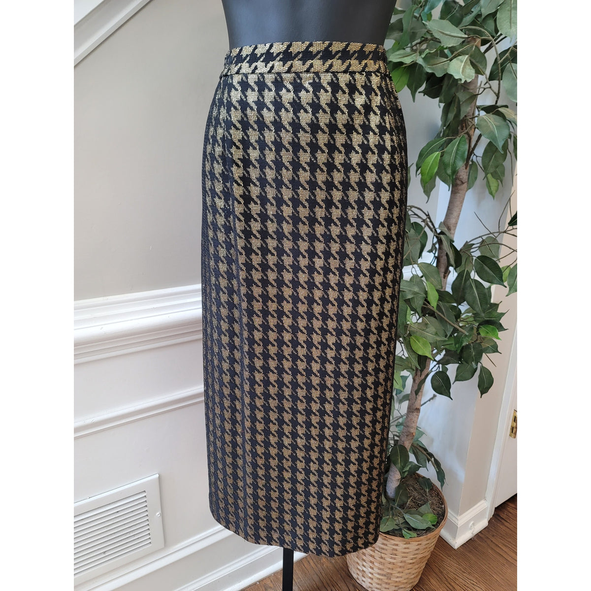 EY Boutique Skirt Suit Women's SZ 16 Black/Tan Houndstooth Fully Lined Fold Cuff