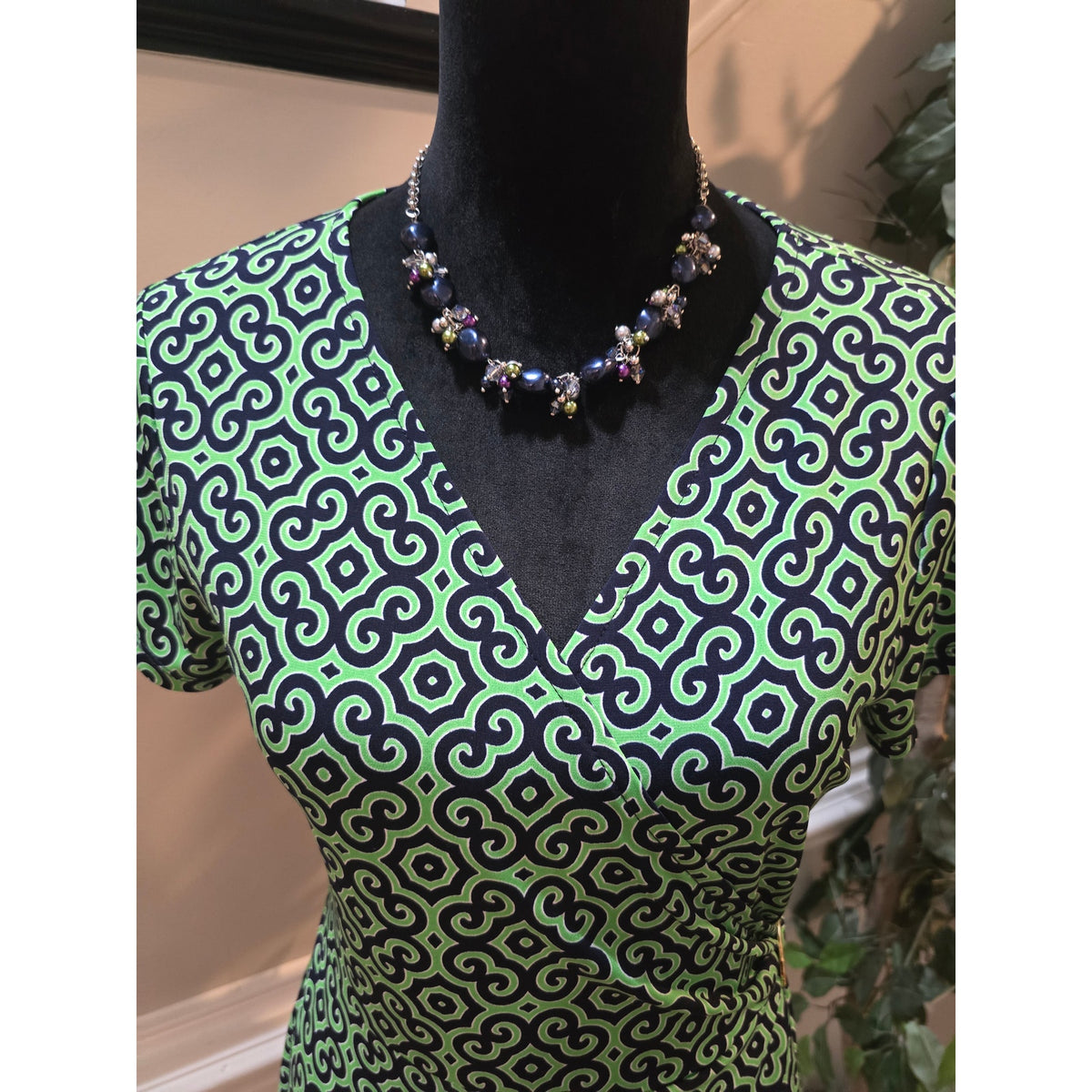 Jones New York Midi Dress Women's Medium Green/Black Geometric Faux Wrap V Neck