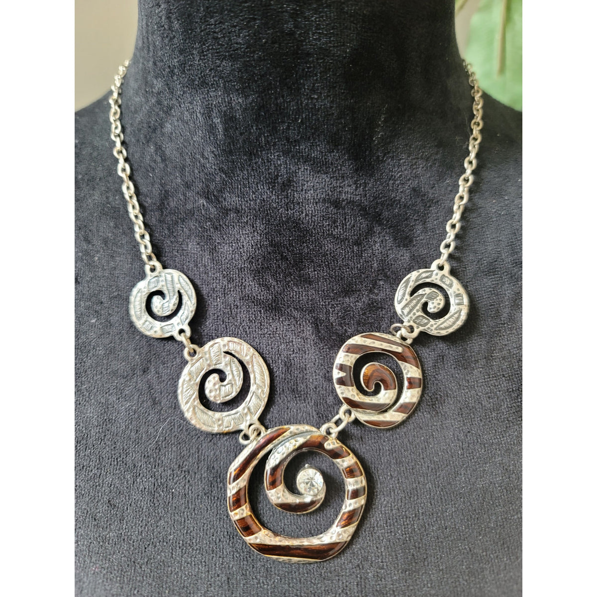 Women's Spiral Pendant Statement Necklace With Lobster Clasp Chain Jewelry