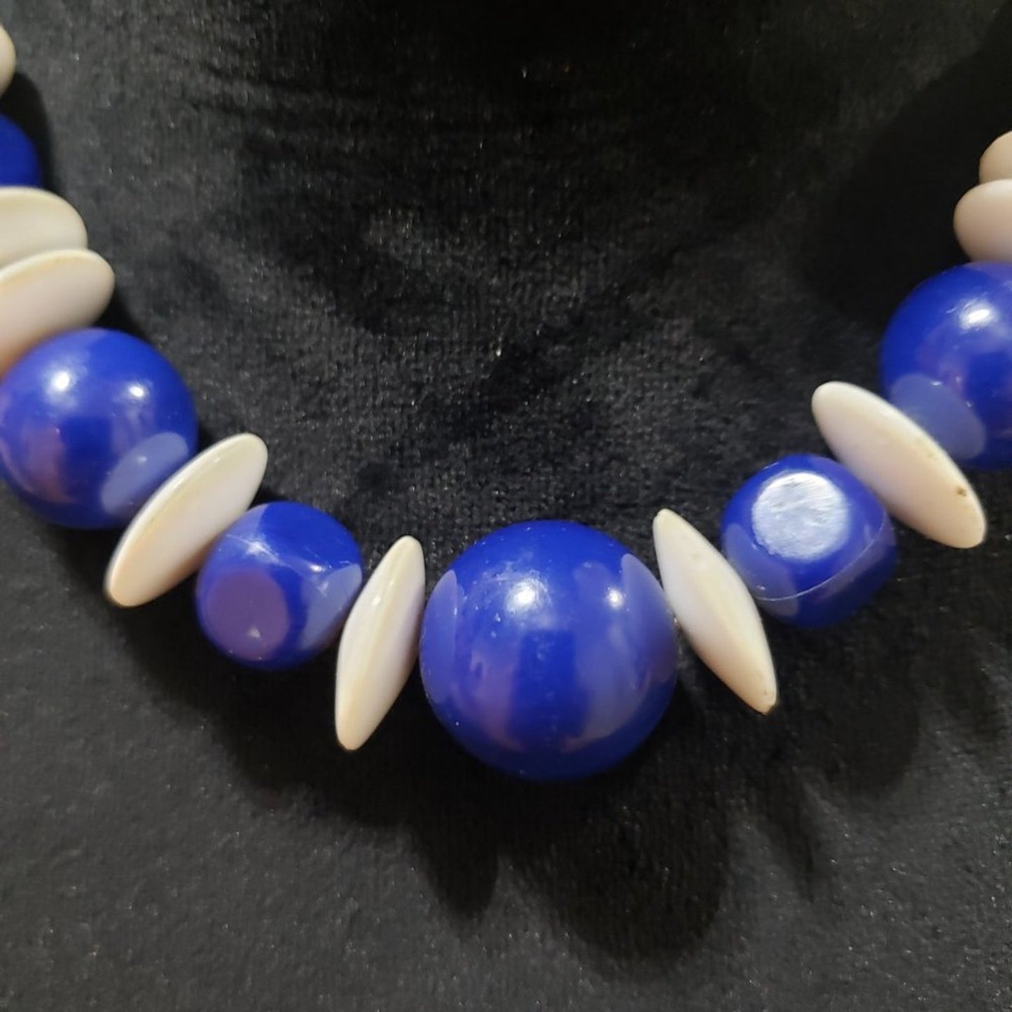Women Fashion White Flat Disk Round Blue Stone Beaded Choker Necklace w/ Lobster