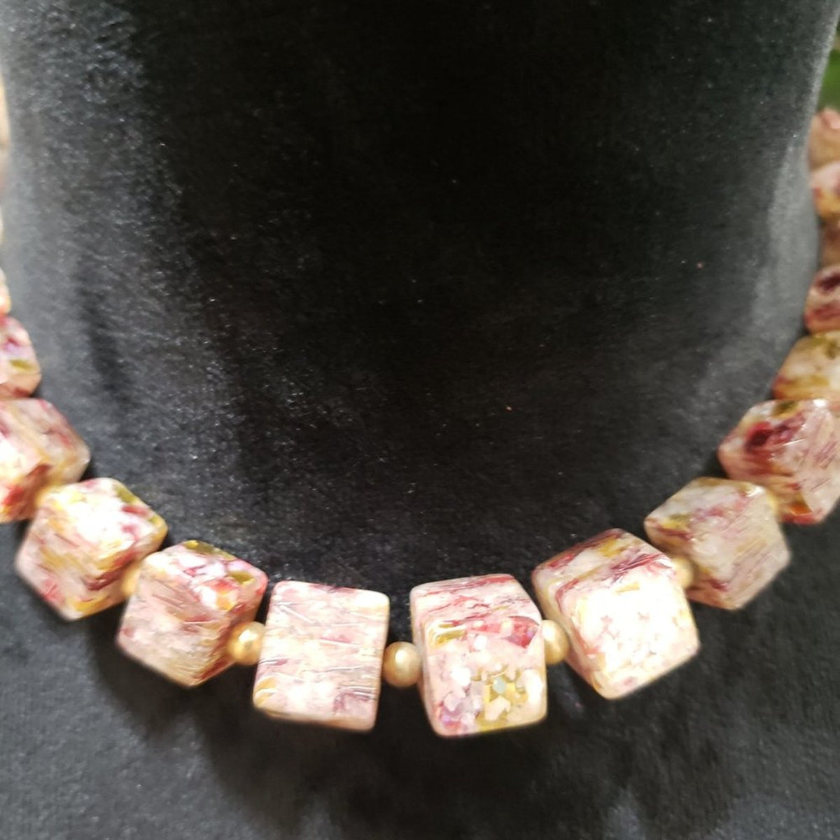 Womens Fashion Elegant Pink Cubes Charm Beaded Choker Necklace w/ Hook & Eye