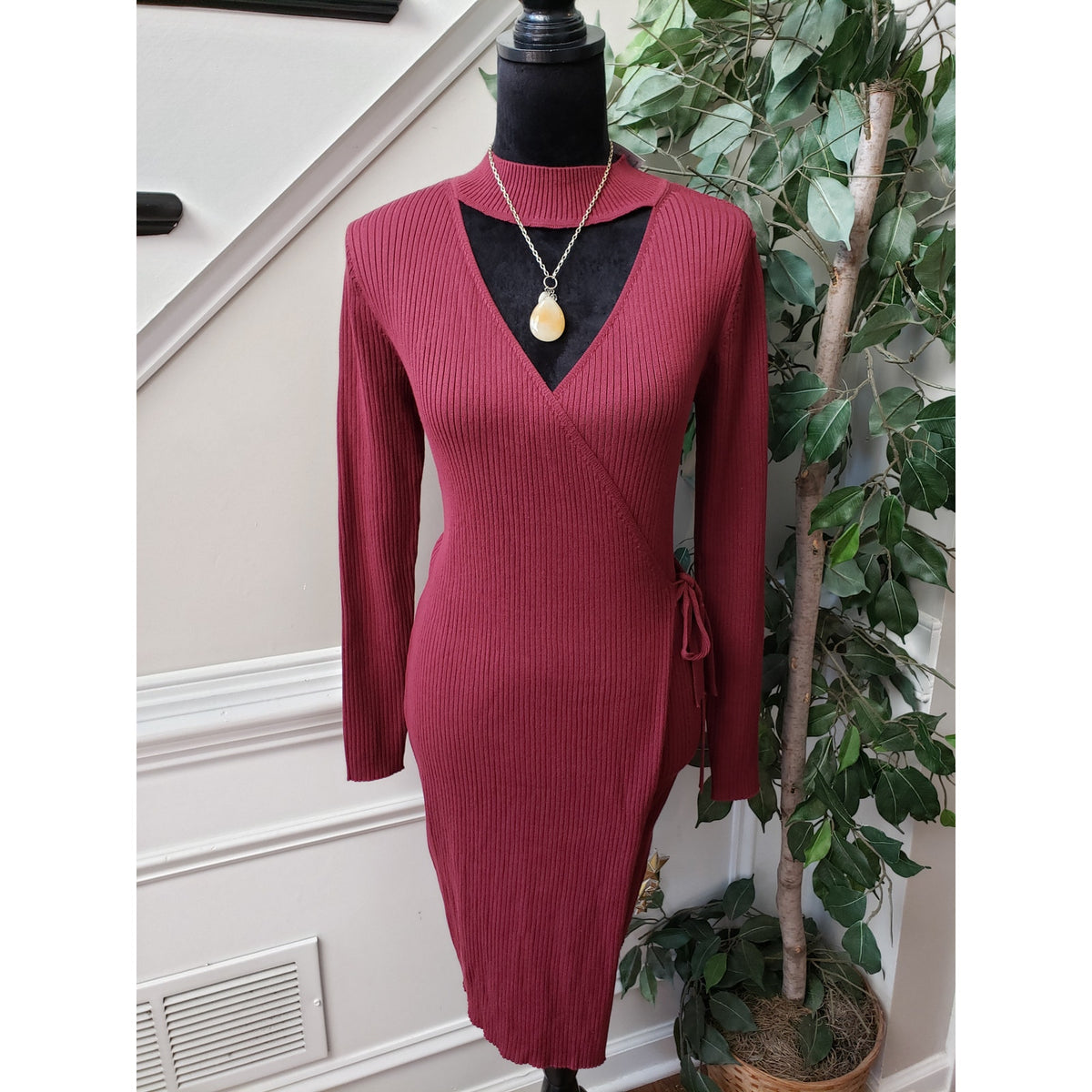 Questions Wrap Dress Women's Size 1X Burgundy Ribbed Cutout Mock Neck Tie Waist