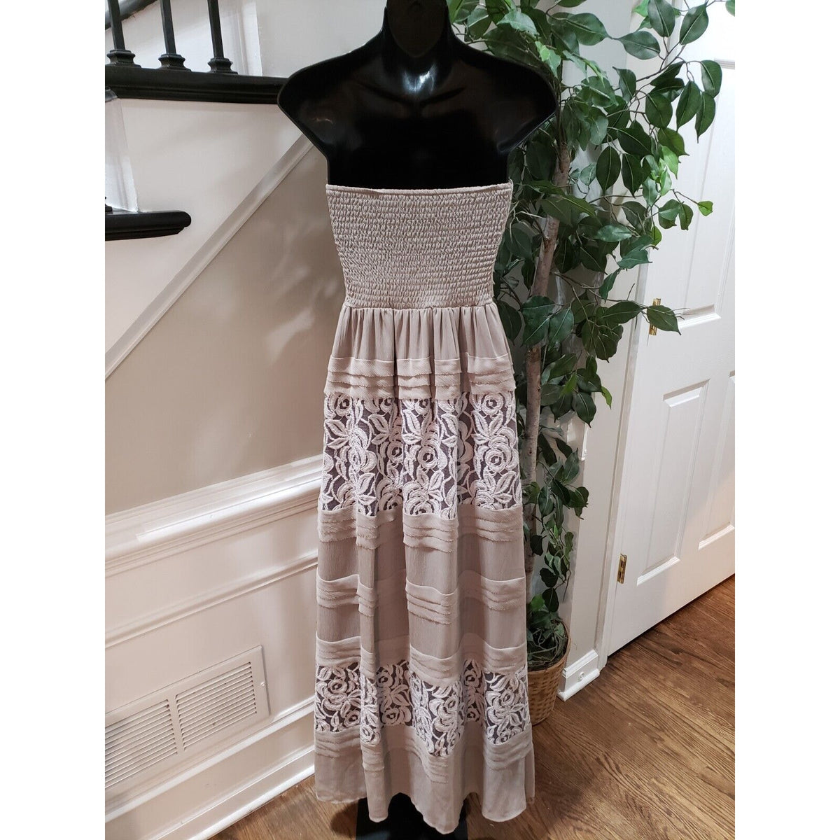 BCBGMAXAZRIA Women Beige Floral Lace Chiffon Off The Shoulder Long Maxi Dress XS