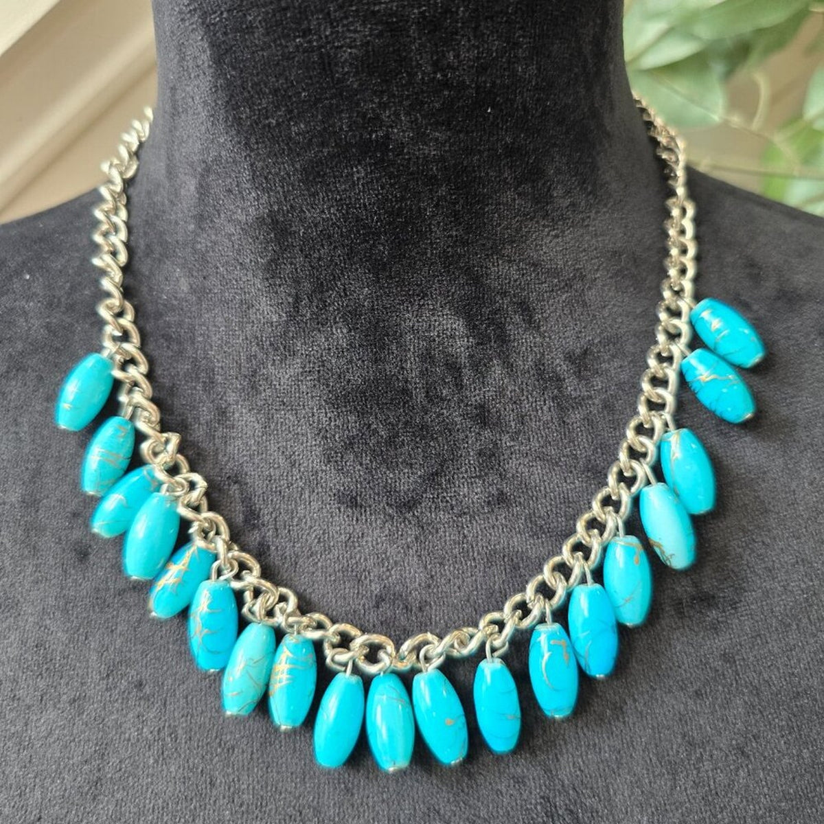 Womens Fashion Turquoise Oval Drops Shape Silver Tone Collar Necklace w/ Lobster