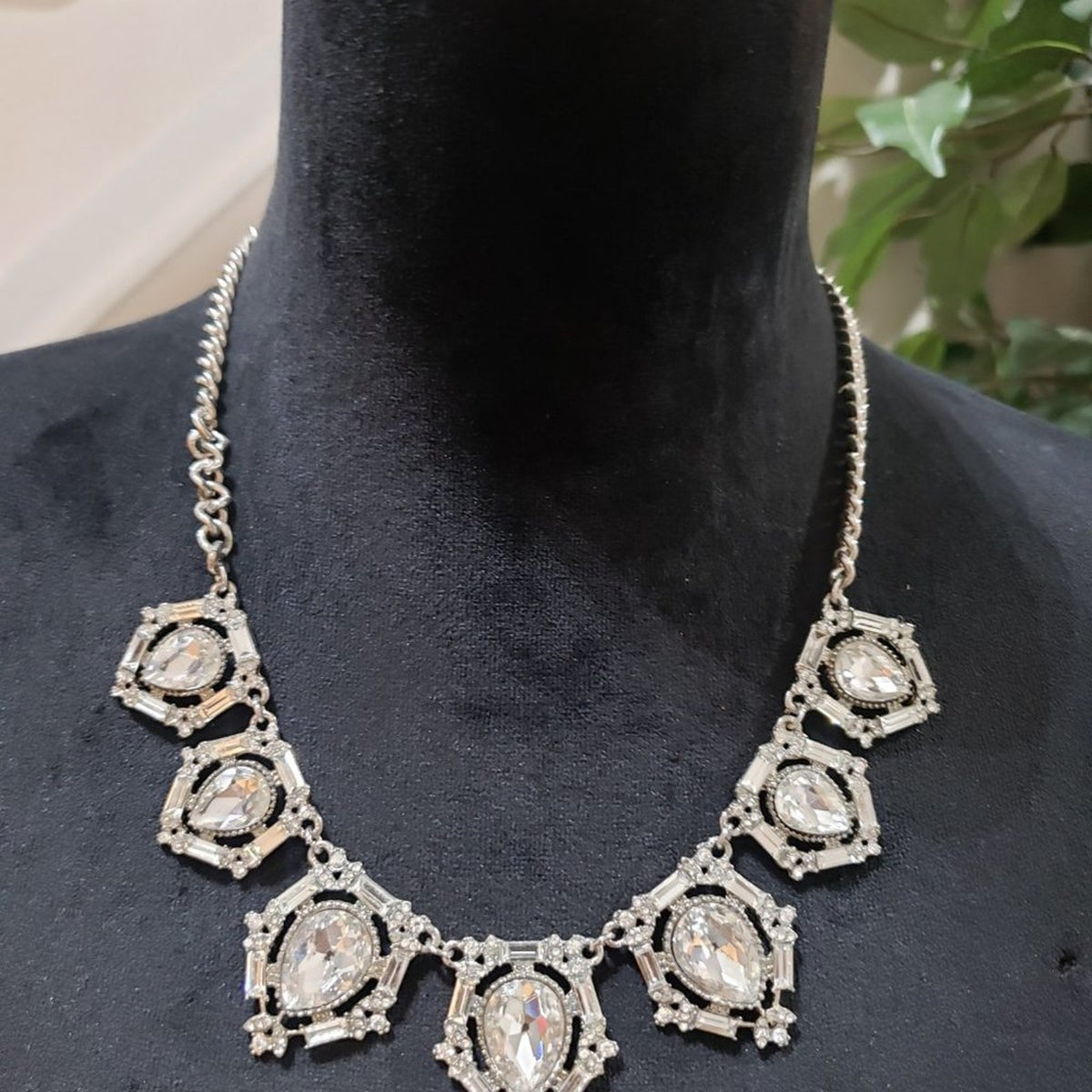 Womens Fashion Rhinestone Silver Tone Statement Collar Necklace w/ Lobster Clasp
