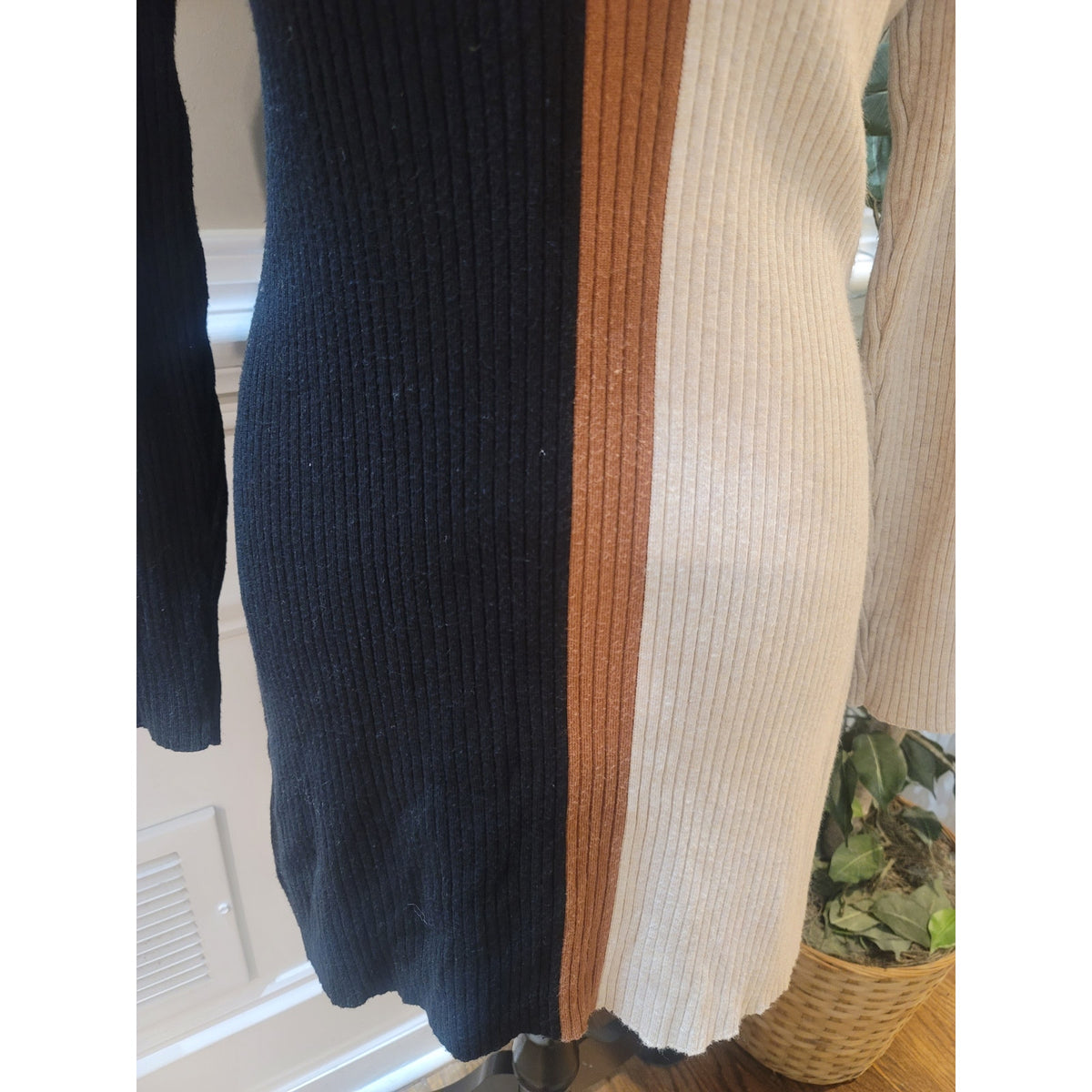 Alfani Tunic Sweater Women's Large Black/Cream Colorblock Ribbed Sides Slit