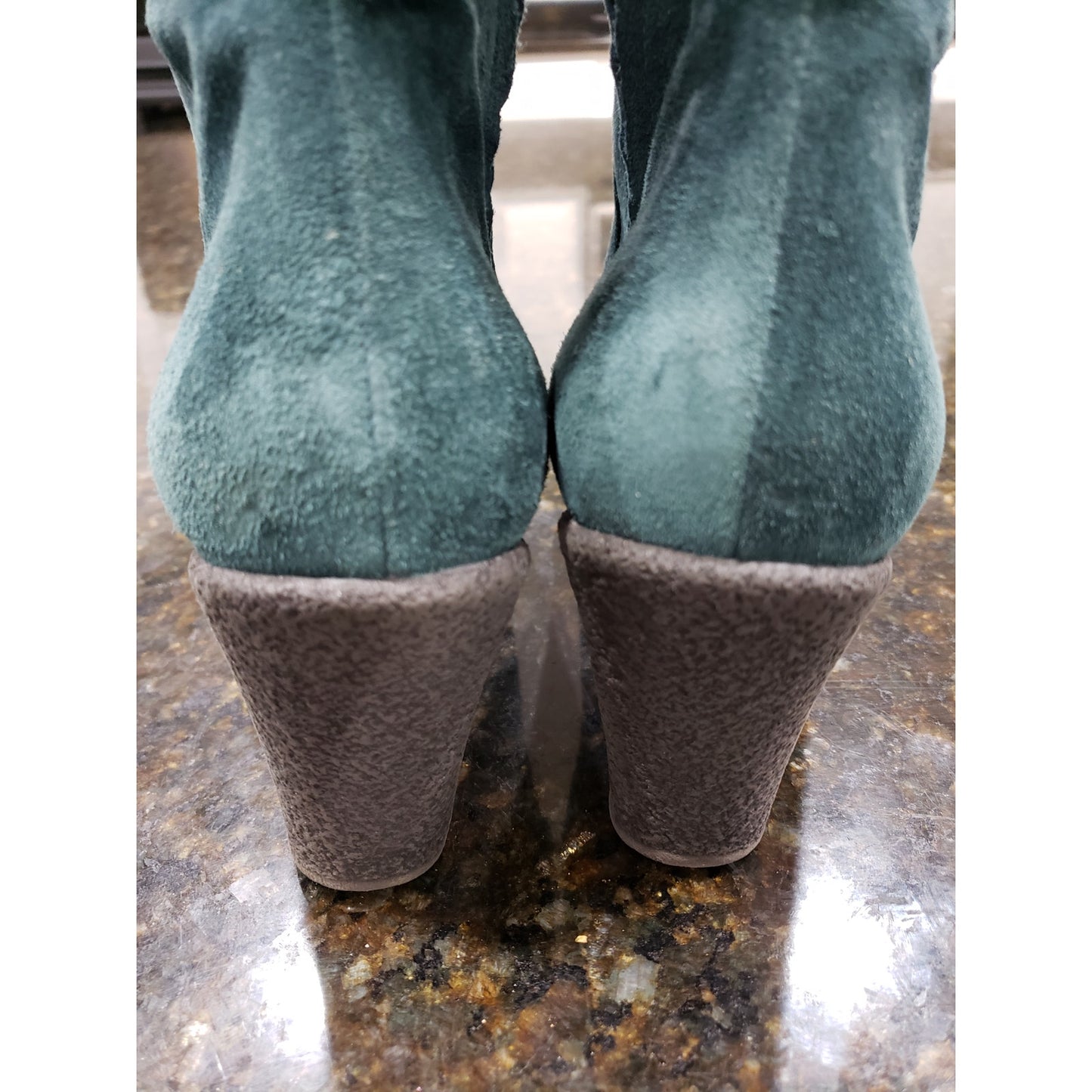 Charles David  Boots Womens Size 38 Green Suede Leather Block Heel Pull On