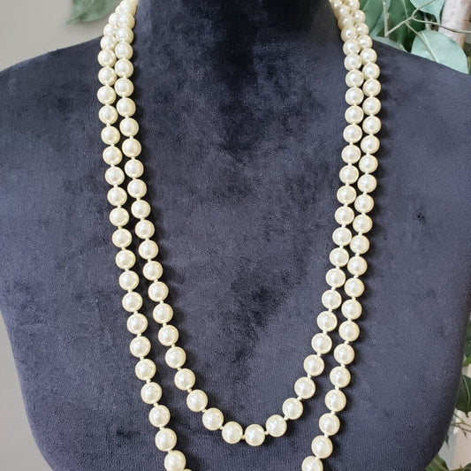 Vintage Casual Corner Fashion Ivory Faux Pearl Long and Elegant Necklace Jewelry