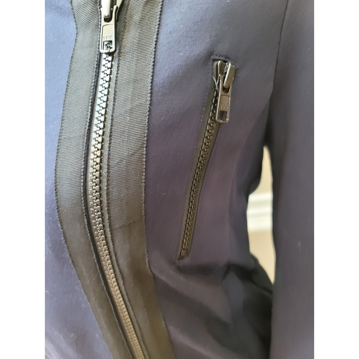 Cabi Moto Jacket Women's Small Navy Pleated Back Asymmetrical Zip Multi Pockets