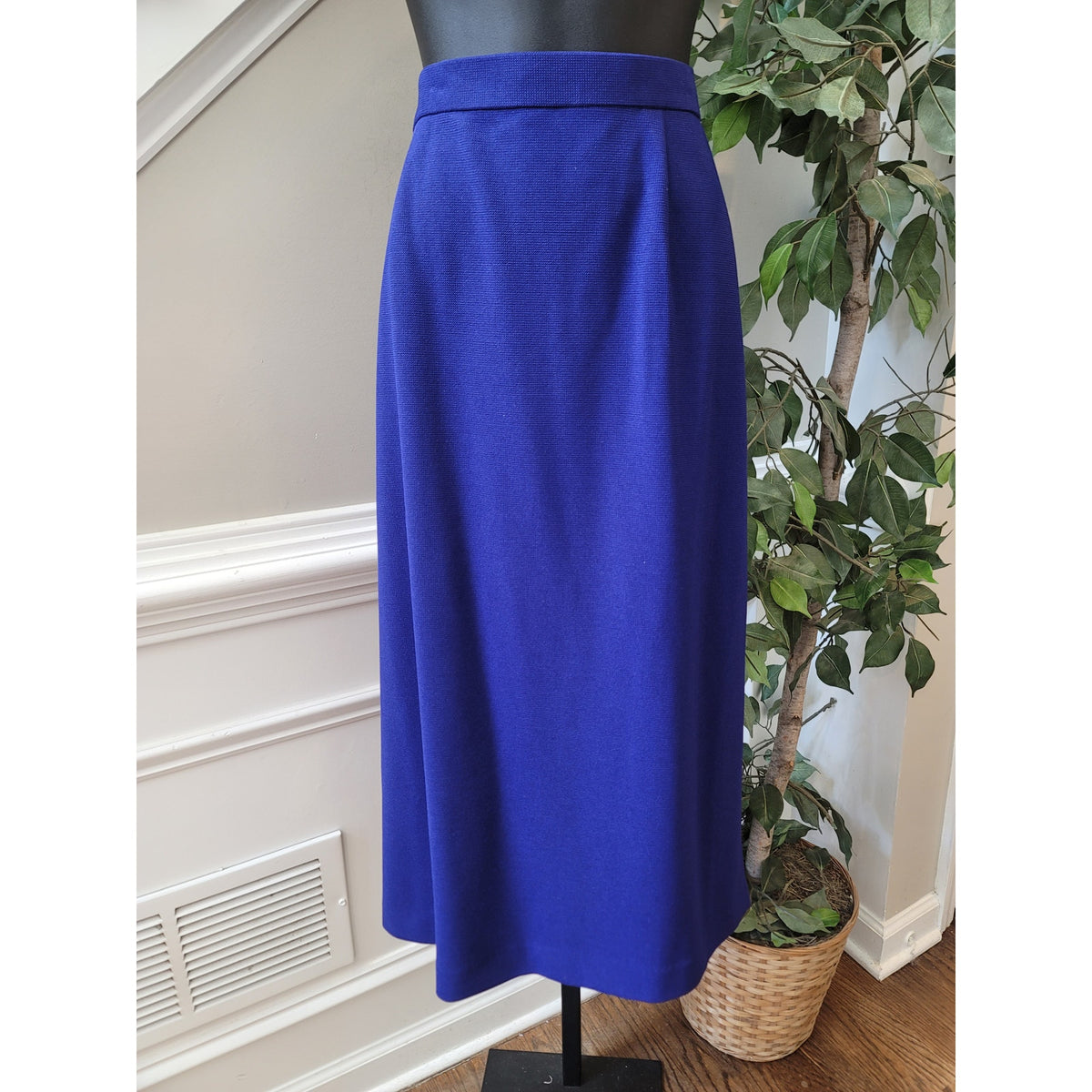 Bmj Studio Skirt Suit Women's Size 18 Blue Rhinestone Fully Lined Back Slit
