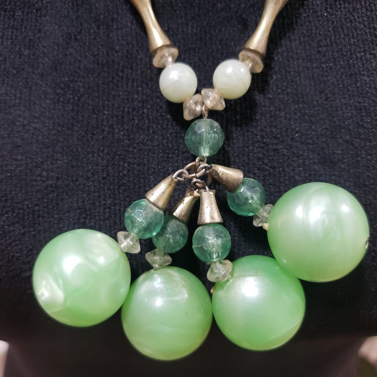 Womens Fashion Long Green Gemstone Faux Pearl Beaded Necklace with Lobster Clasp