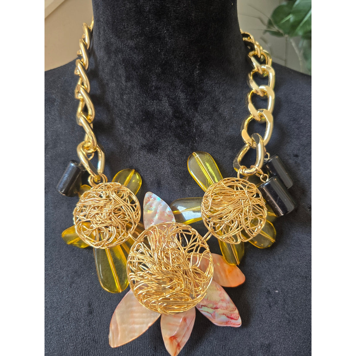 C 1946 Gold Tone Amber Orange Lucite Floral Statement Necklace