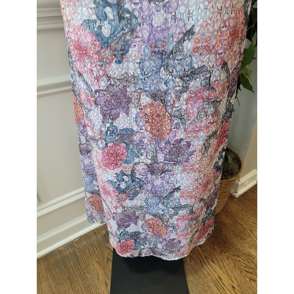 H&M Maxi Dress Women's Size 4 Multicolor 100% Polyester Sleeveless Crew Neck