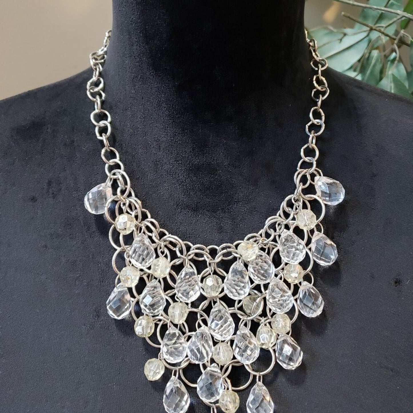 Womens Fashion Silver Tone Faceted Tear Drop Beads Bib Necklace w/ Lobster Clasp