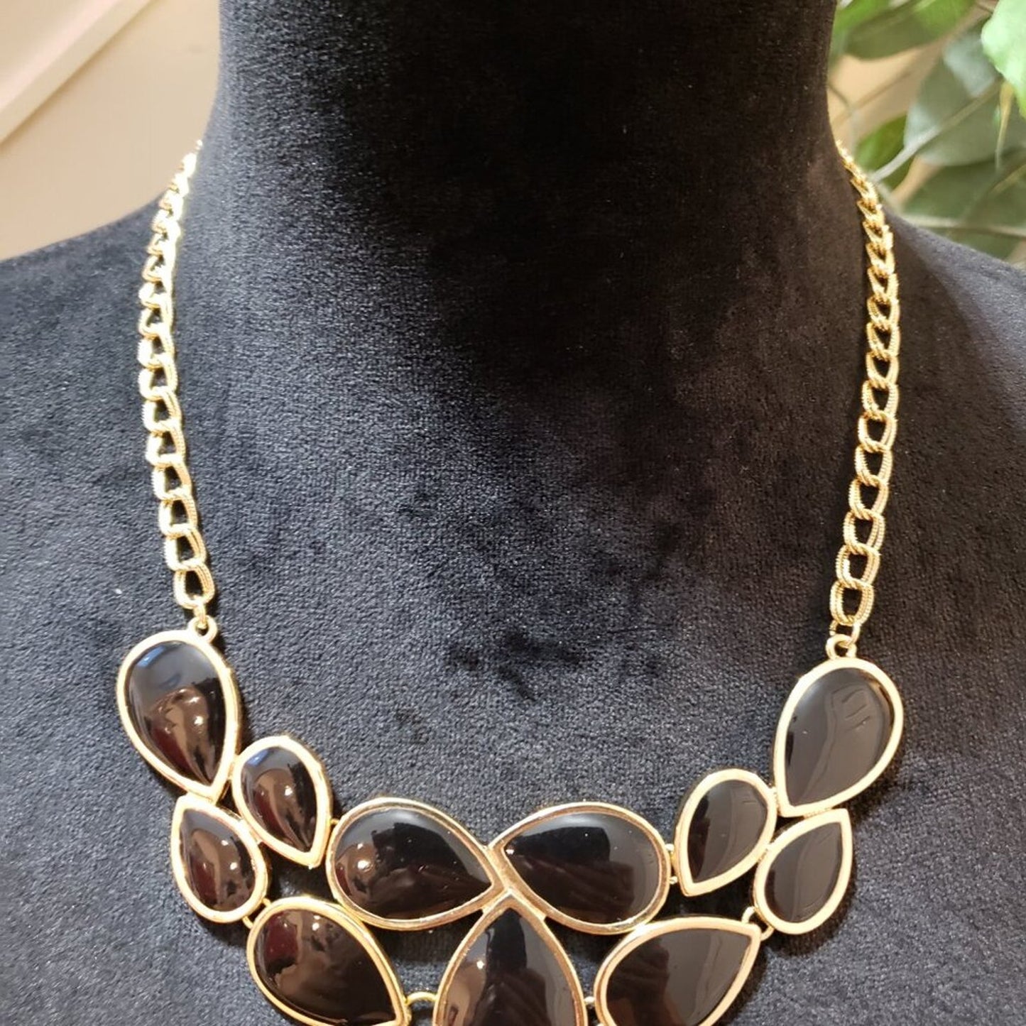 Women Black Teardrop Stone Gold Tone Chain Statement Necklace w/ Lobster Clasp