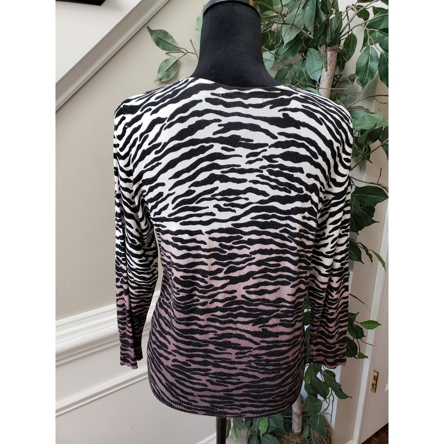 Carolyn Taylor Sweater Womens M Black White Zebra Print Lace Trim Rhinestone