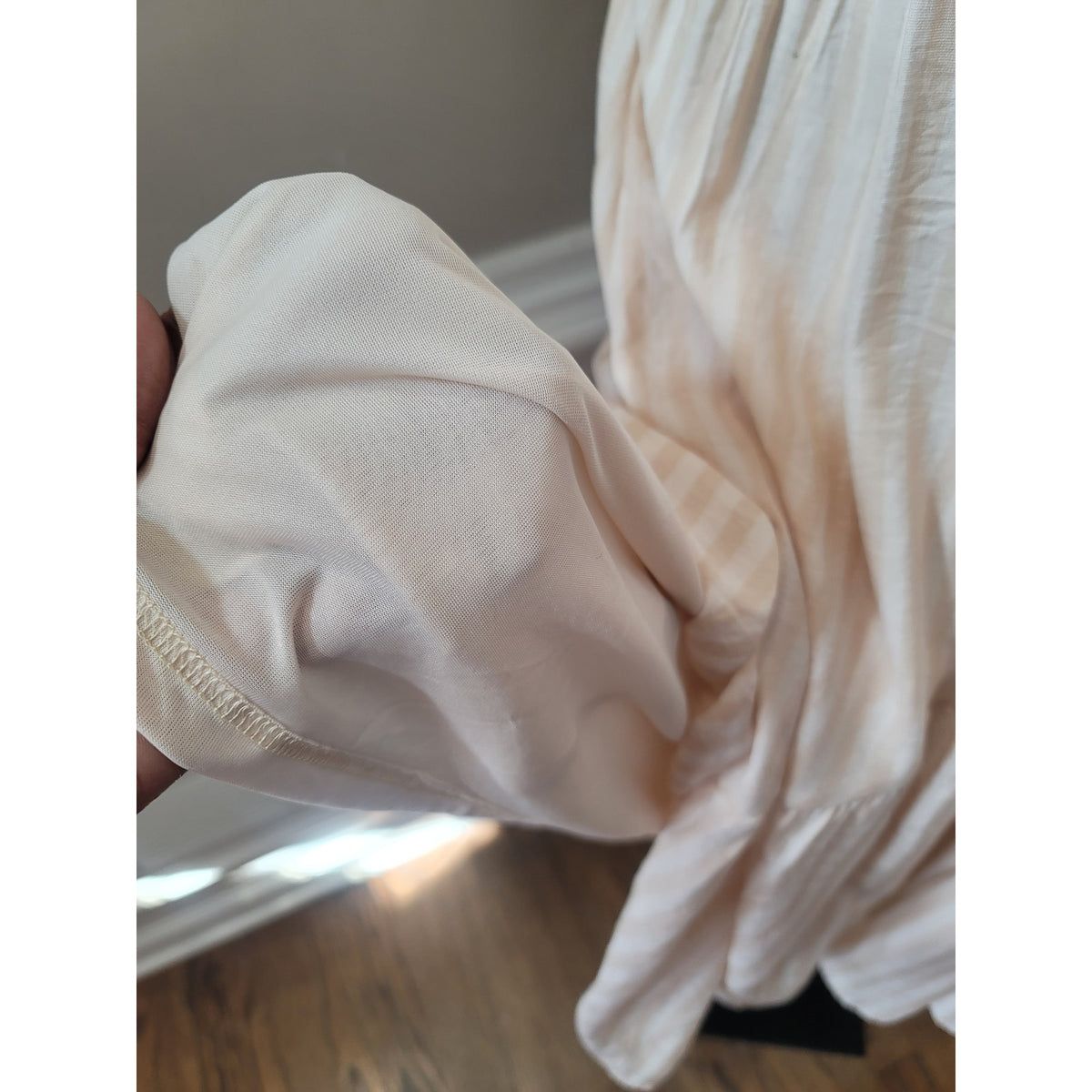 Moon River Striped Dress Women's Size Medium Pink White Balloon Sleeves