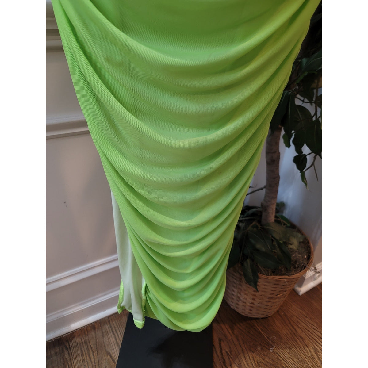 Fashion Nova Ruched Maxi Skirt Women's Medium Lime Green High Slit Fully Lined
