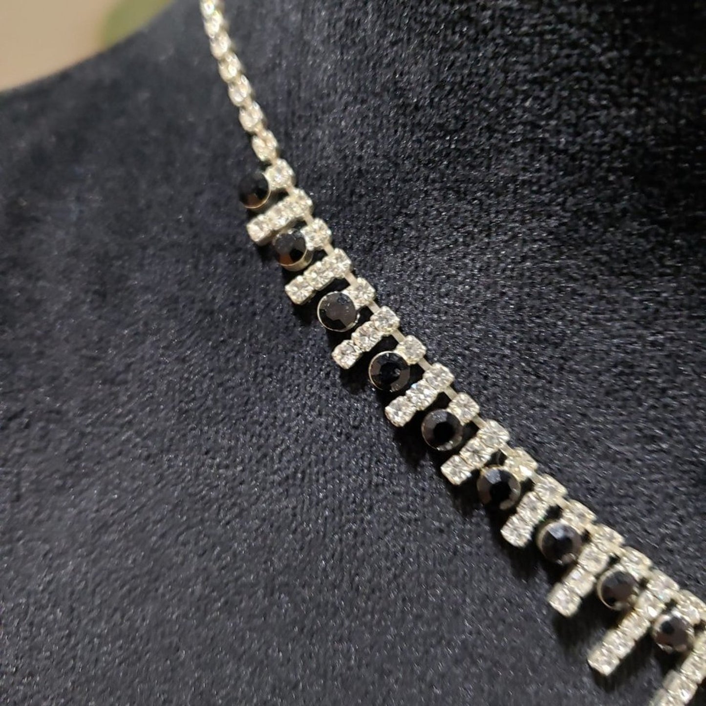 Womens Fashion Black White Shiny Rhinestones Collar Necklace with Lobster Clasp