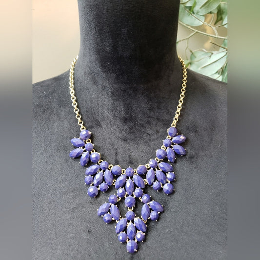 Women Faceted Blue Stone Gold Tone Chain Statement Necklace with Lobster Clasp
