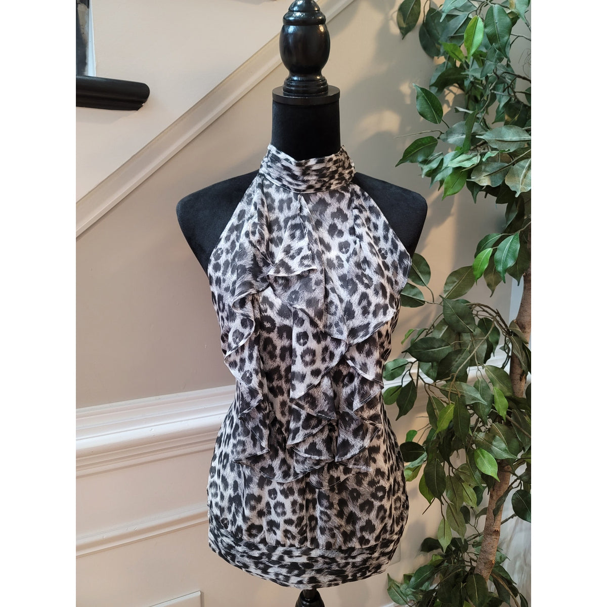 APT.9 Halter Top Women's Medium Gray Leopard Printed Sleeveless Tiered Front
