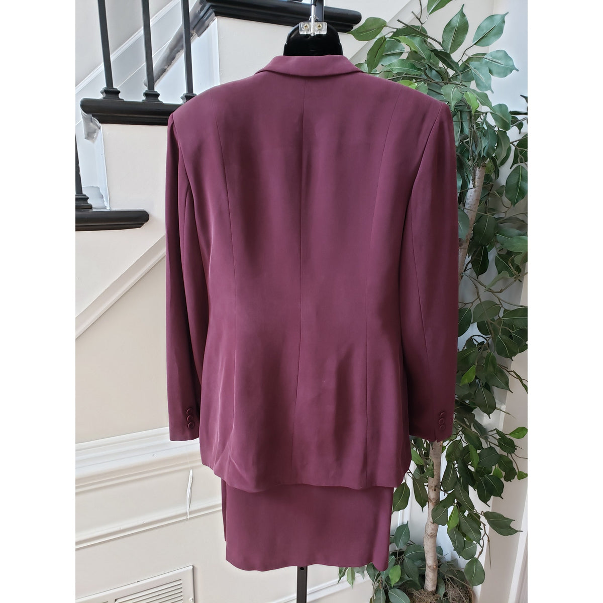 Jones New York 2 Piece Skirt Suit Silk 10 Burgundy Single Breasted 1 Button