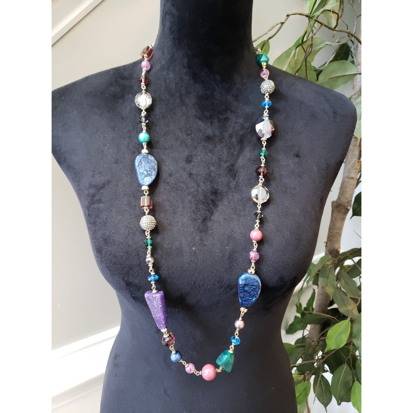 Women's Multicolor Beaded Statement Necklace with Unique Stone and Lobster Clasp