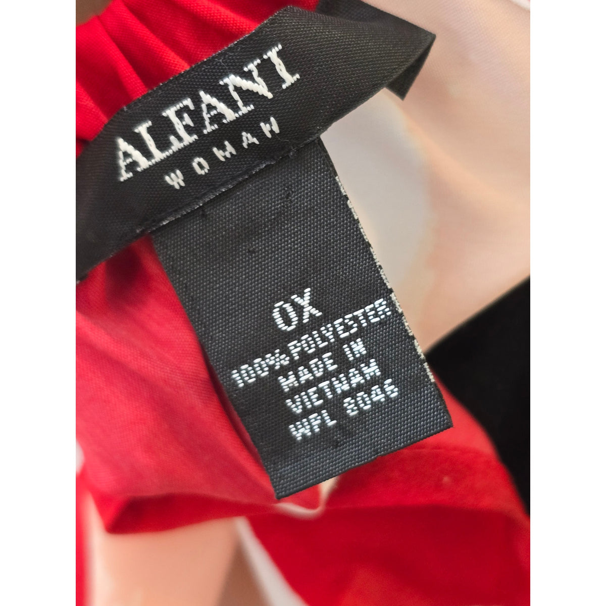 Alfani Halter Dress Woman SZ 0X Coral Red Abstract Back Keyhole Handkerchief Hem