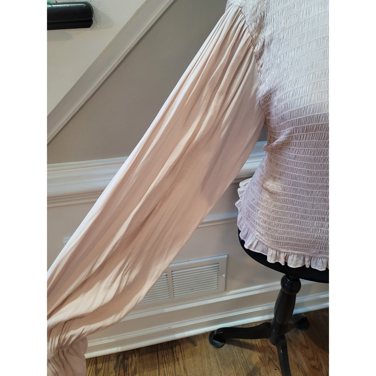 Do + Be Blouse XL Blush Pink Smocked Bodice Ruffle Neck Puff Sleeve Pullover
