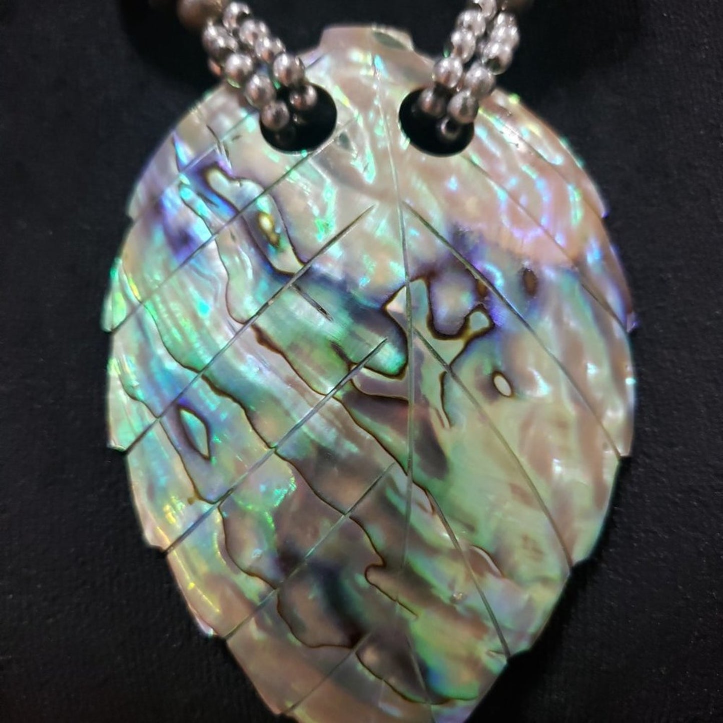 Womens Fashion Faux Pearl Beaded Abalone Shell Crafted Leaf Pendant Necklace