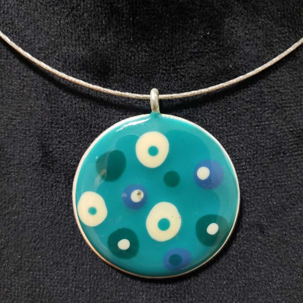 Women Fashion Turquoise Charm Round Speckled Pendant Necklace with Lobster Clasp