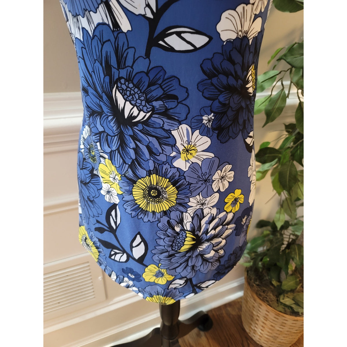 International Concepts Shelf Bra Halter Top Women's Large Blue Floral Keyhole