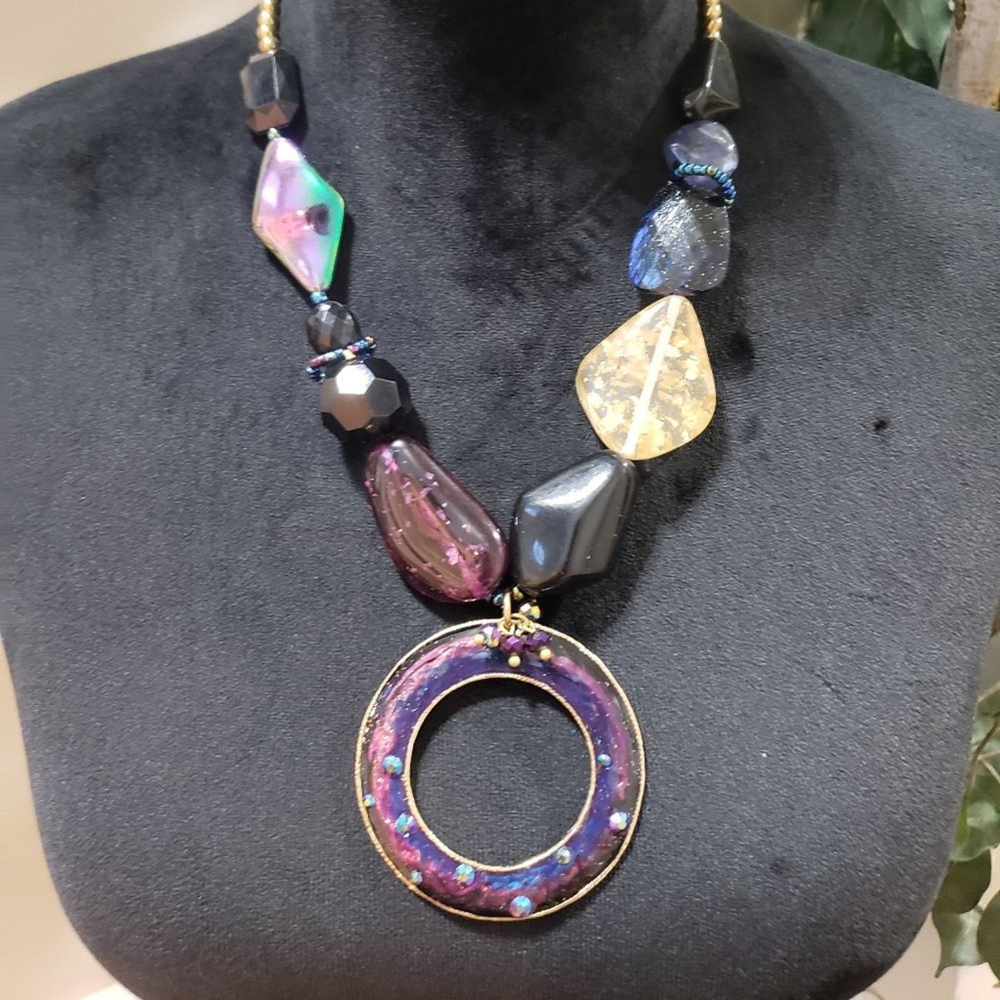 Versona Women Fashion Multi Rhinestones Beads Round Shape Resin Pendant Necklace