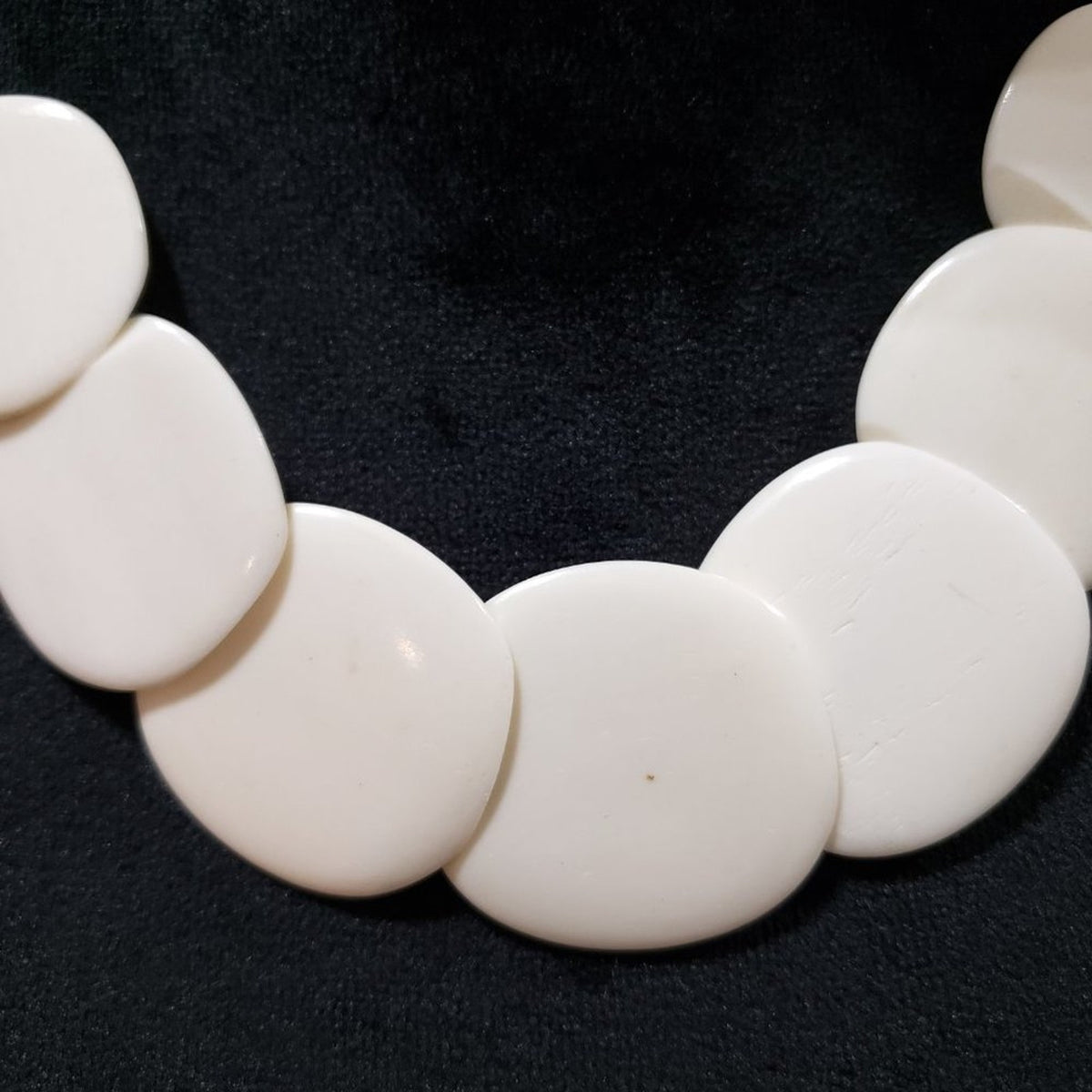Womens Fashion White Shell Circle Discs Beads Collar Necklace with Barrel Clasp