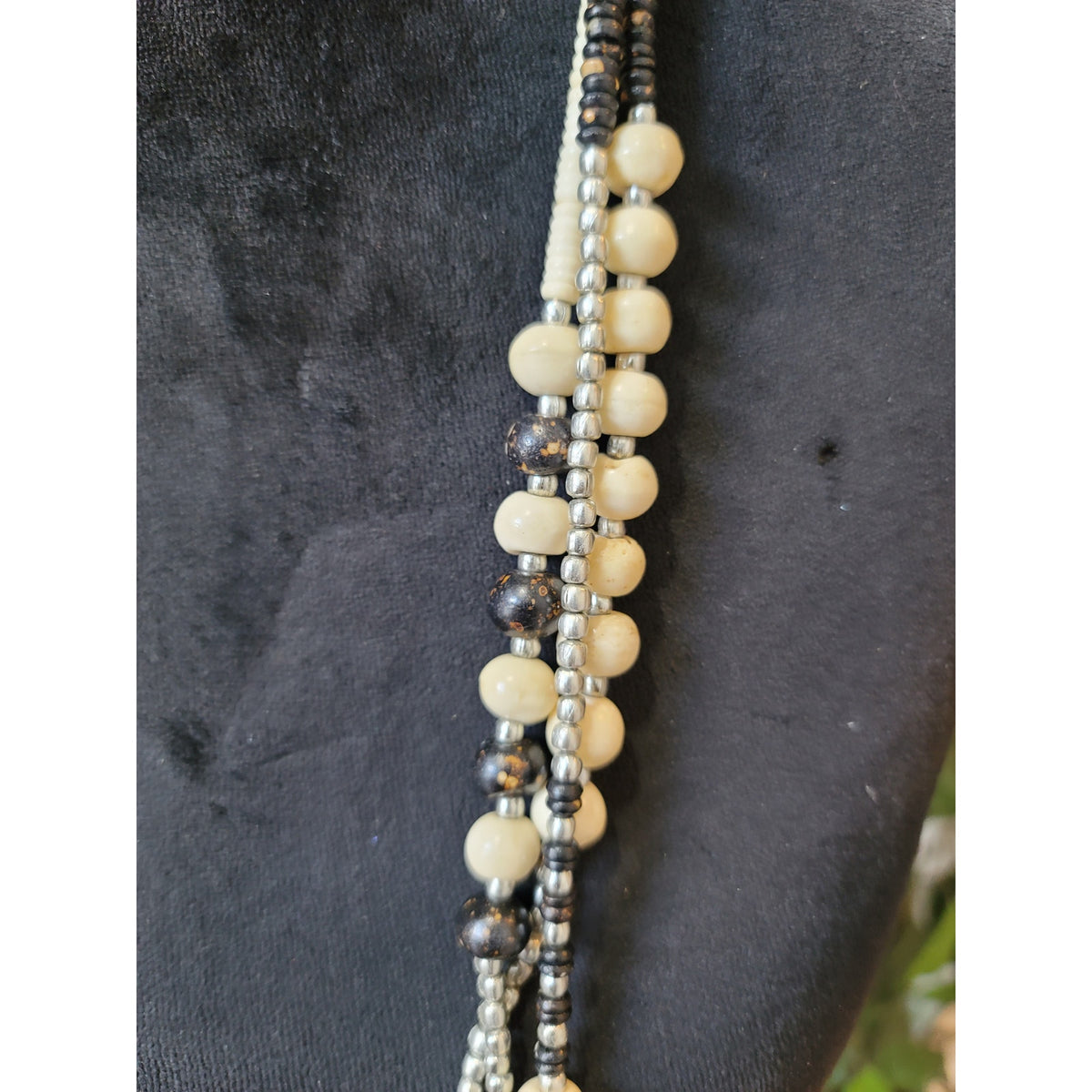 Women's Multi Layered Beaded Necklace With Lobster Clasp In Black And Cream
