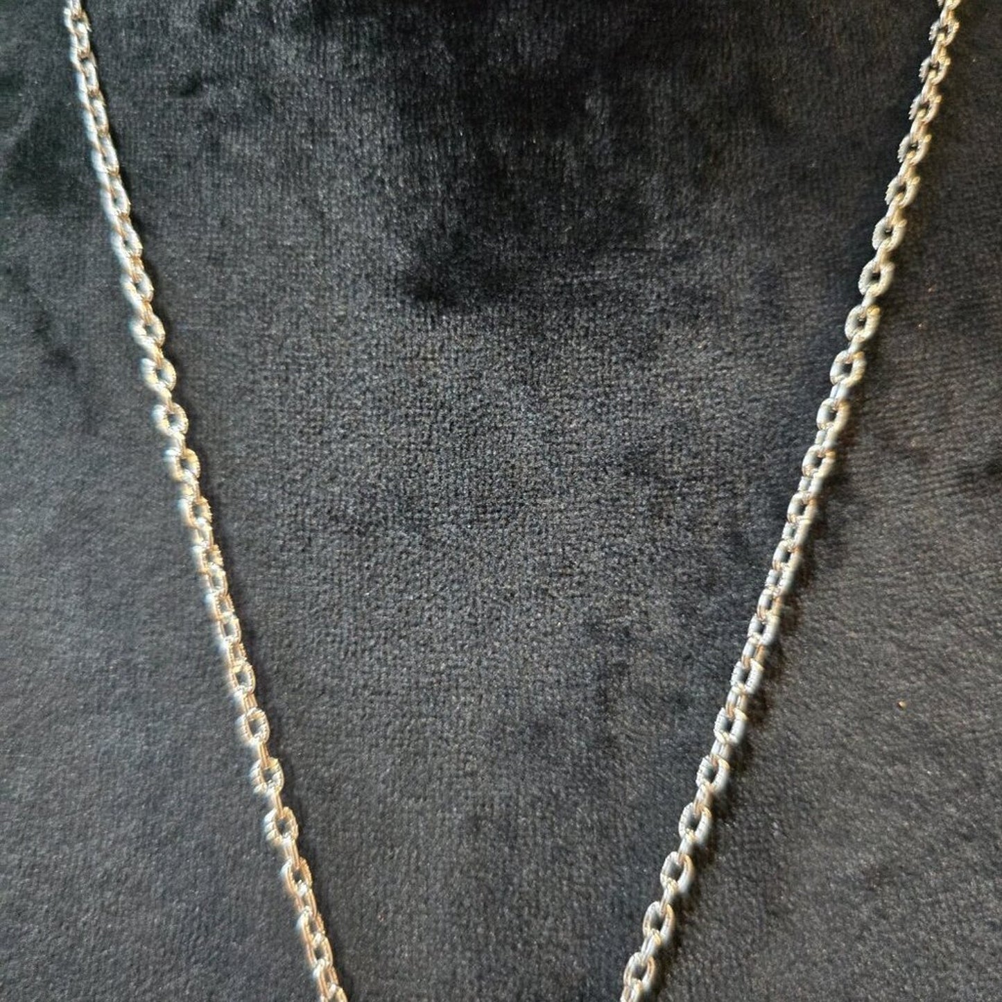 VTG Womens Silver Tone Avon Intaglio Pendant Goddess Diana Necklace with Lobster
