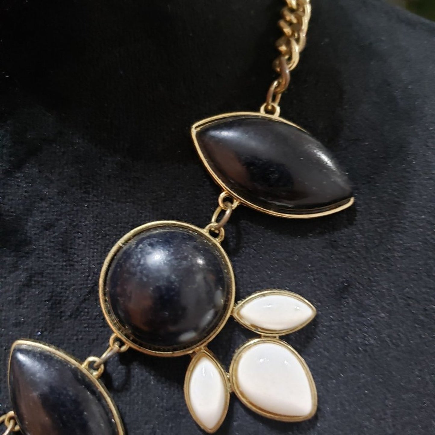 Womens Fashion Gold Tone Black & White Stone Statement Necklace w/ Lobster Clasp