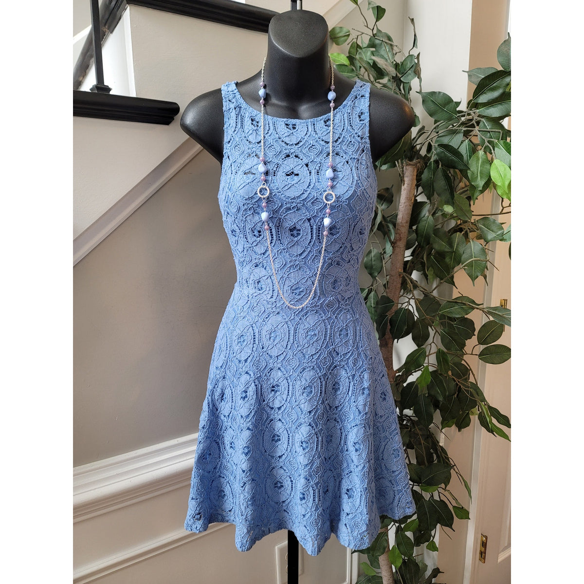 BB Dakota Dress Women Size 4 Blue Lace Sleeveless Fit and Flare Party Cocktail